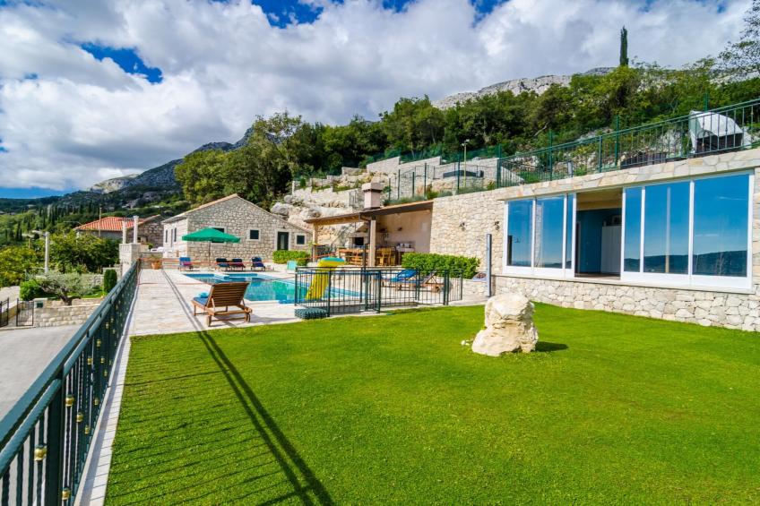 Villa Falcon Rook - Four-Bedroom Villa with Terrace and Swimming Pool - foto 36