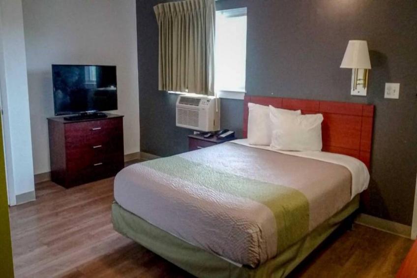 1 Queen Bed  Kitchen Smoking - foto 8