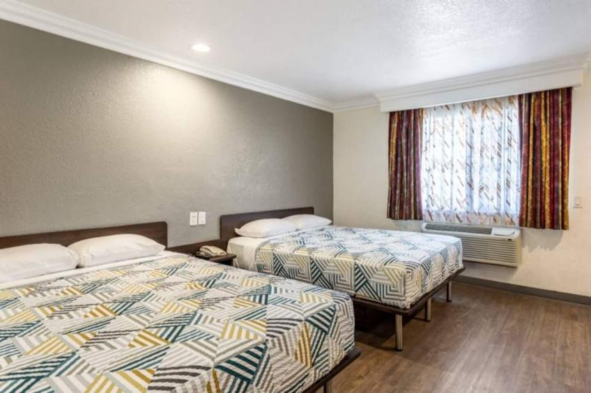 2 Queen Beds  Non-Smoking Kitchen - foto 50