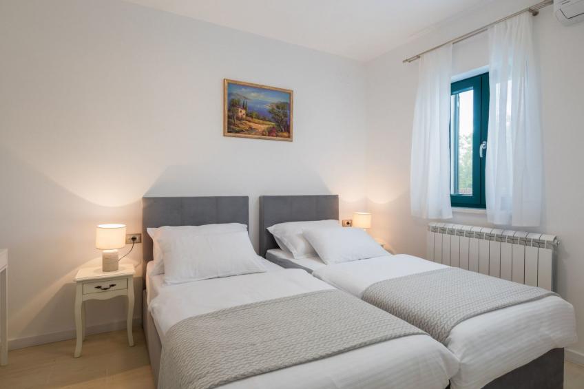 Haus für 11 Personen und 1 Kind in Razvode - foto 17