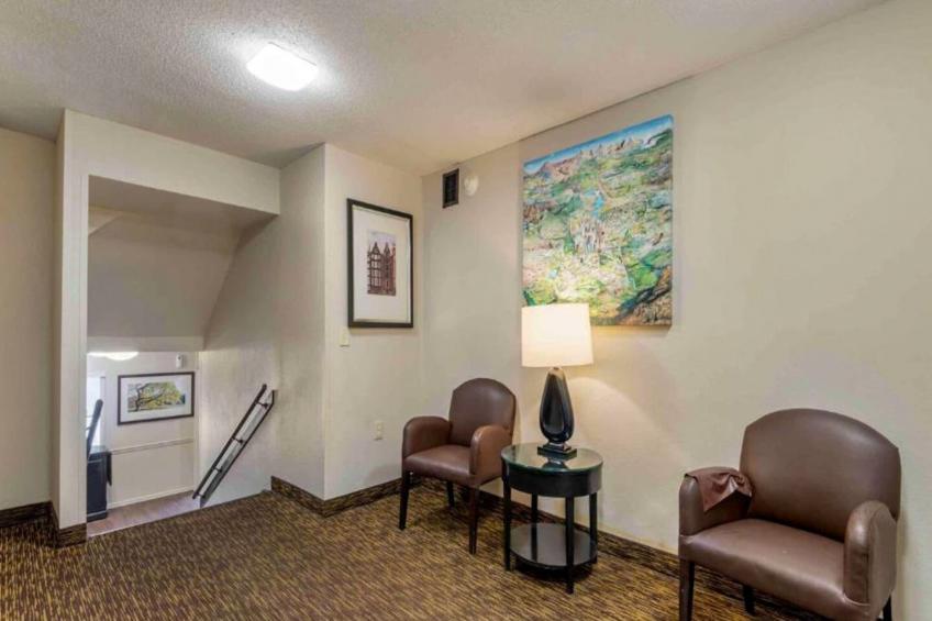 1 Queen Bed | Non-Smoking, Micfridge, Sofa-Bed - foto 38