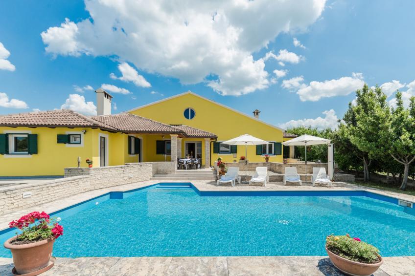 Villa Ana with large pool
