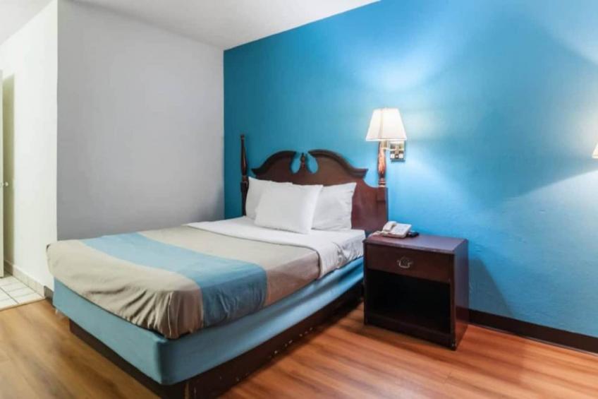 1 King Bed  Non-Smoking - foto 27