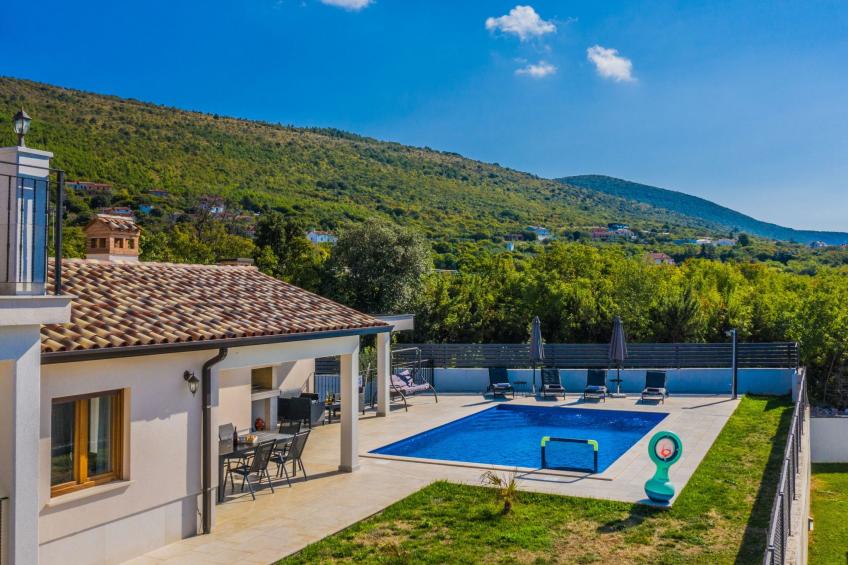 Elegantes Escape mit Pool und Panoramablick - foto 6