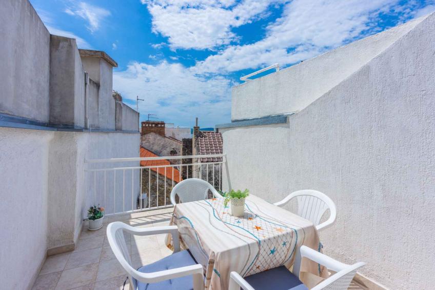 Holiday apartment with balcony - BF-GC9K