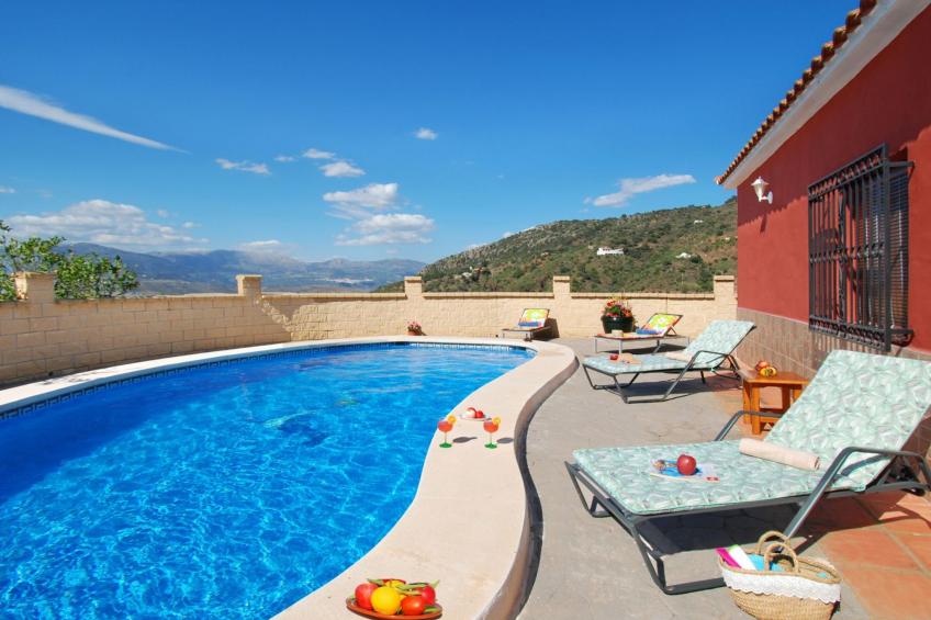 Finca auf einem eingezäunten Grundstück