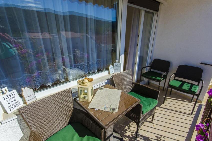 Tihana mit mediterranem Garten - foto 12