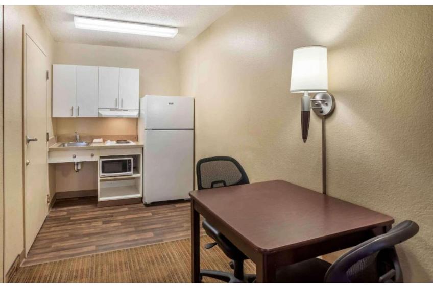 1 Queen Bed | Non-Smoking, Kitchen - foto 14