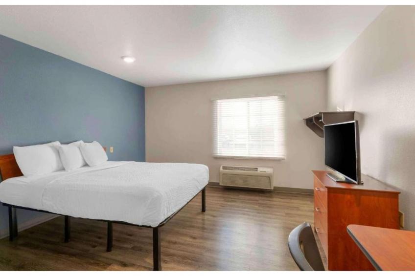 1 Full Bed | ADA\/Tub\/Non-Smoking\/Kitchen - foto 12