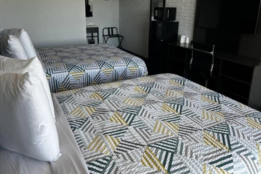 2 Queen Beds  Non-Smoking Micfridge - foto 5
