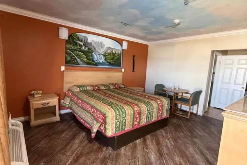 Queen Bed Smoking - foto 11
