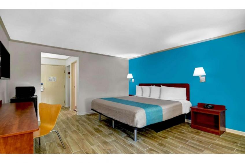 1 King Bed  Mobility Accessible Tub Nsmk - foto 13