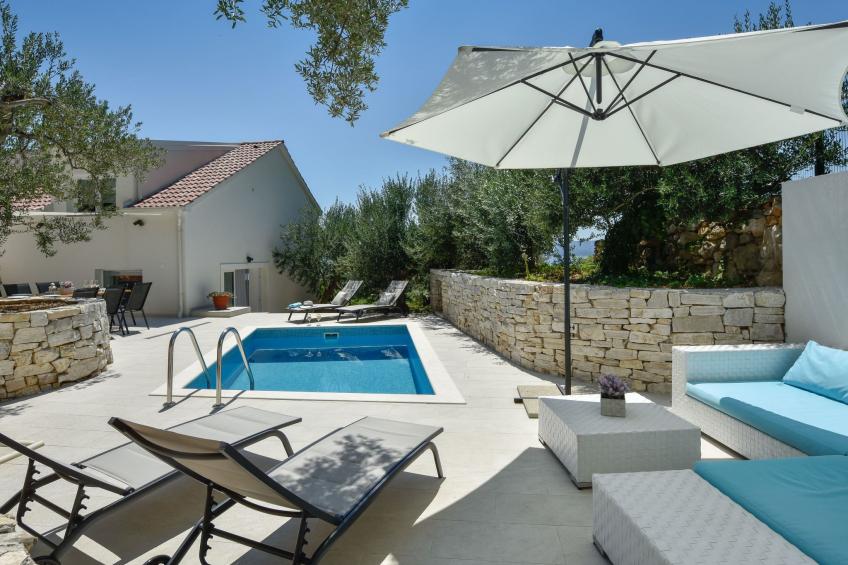 3 Schlafzimmer Villa mit beheiztem Pool und Meerblick - foto 17