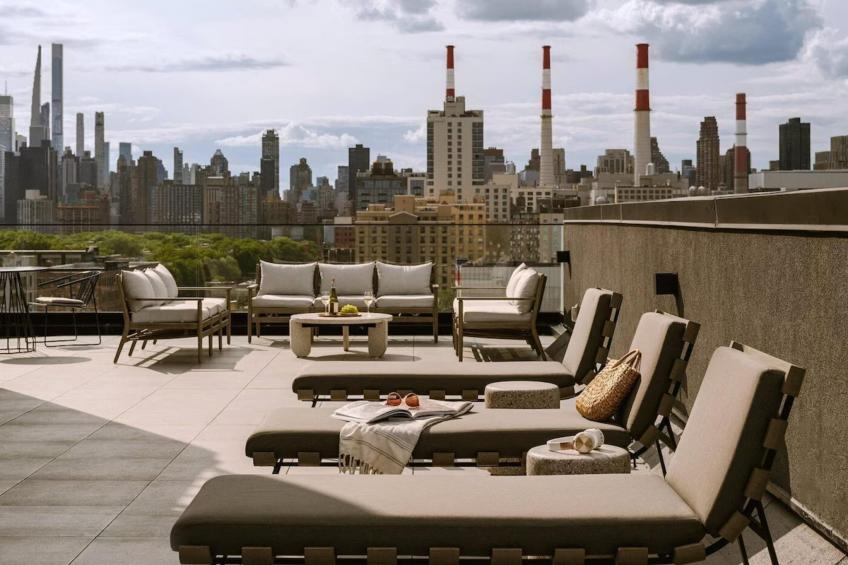 Luxe 1 Queen Bed  Balcony  Dutch Hotel - foto 15