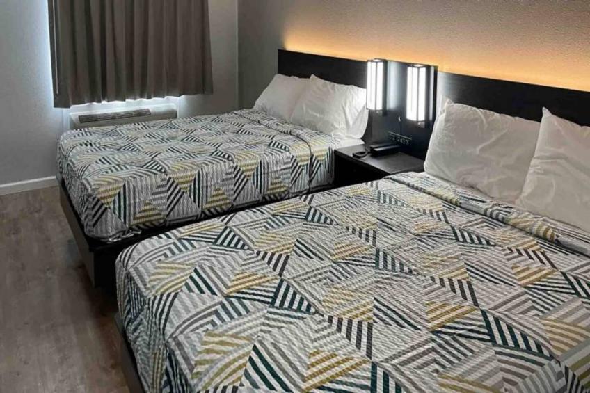 2 Full Beds  Smoking Kitchen - foto 5