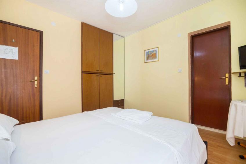 Holiday apartment with air conditioning, terrace and sea view in Slatine - BF-3VNF8 - foto 17
