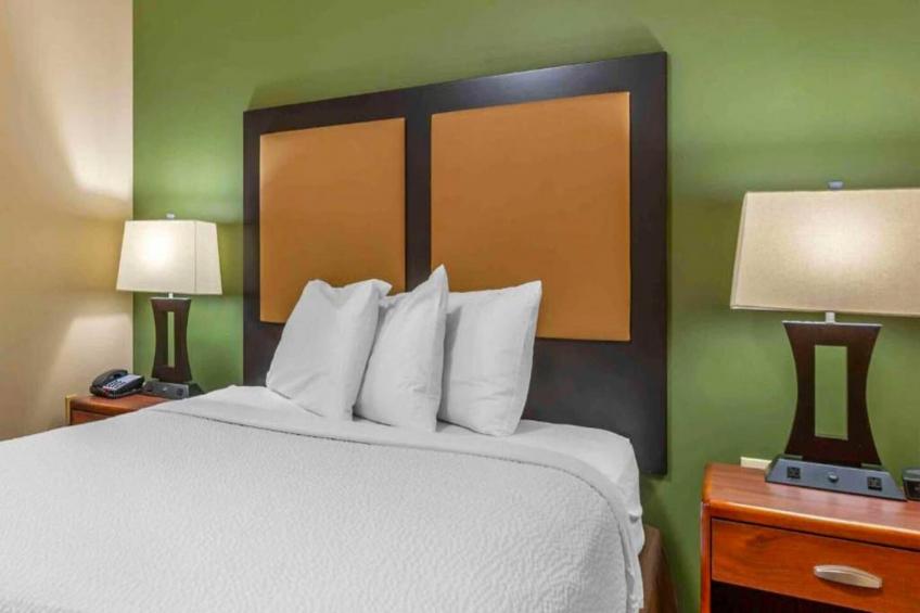 1 Queen Bed  Non-Smoking Kitchen Sofa-Bed - foto 7