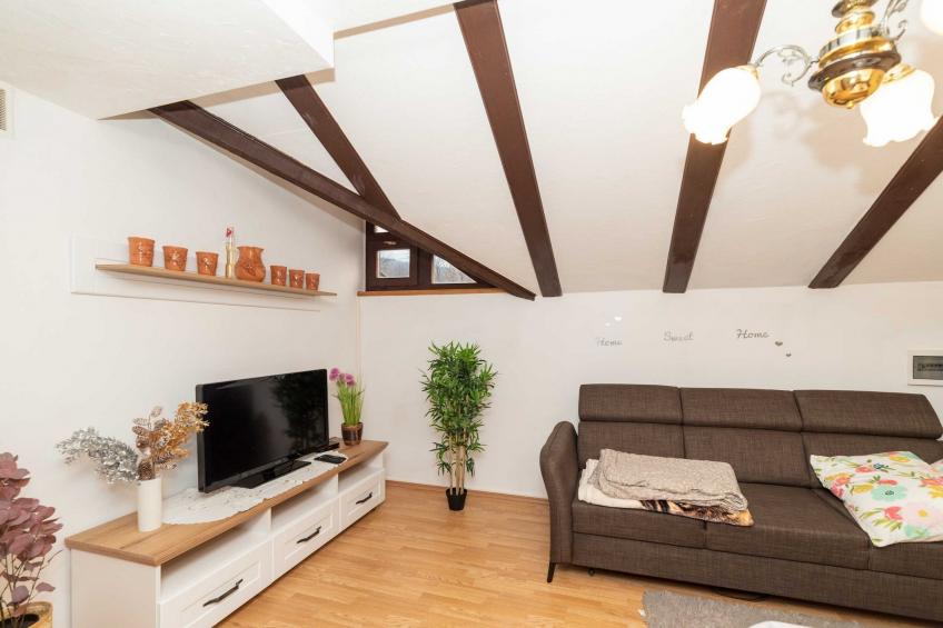 San Vinogradara - One Bedroom Holiday Home with Hot Tube