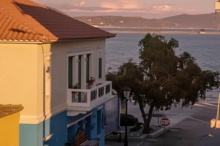 Urban Preveza Central Apt with Balcony