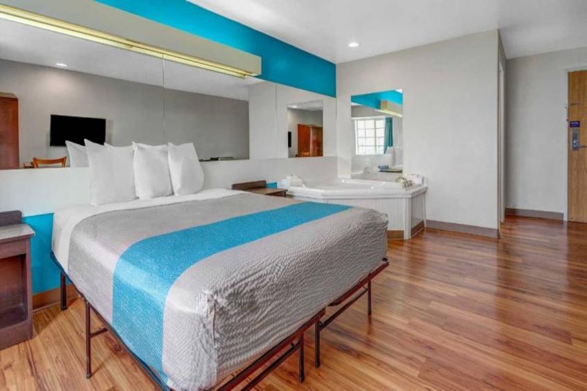 1 Queen Bed  Non-Smoking - foto 12