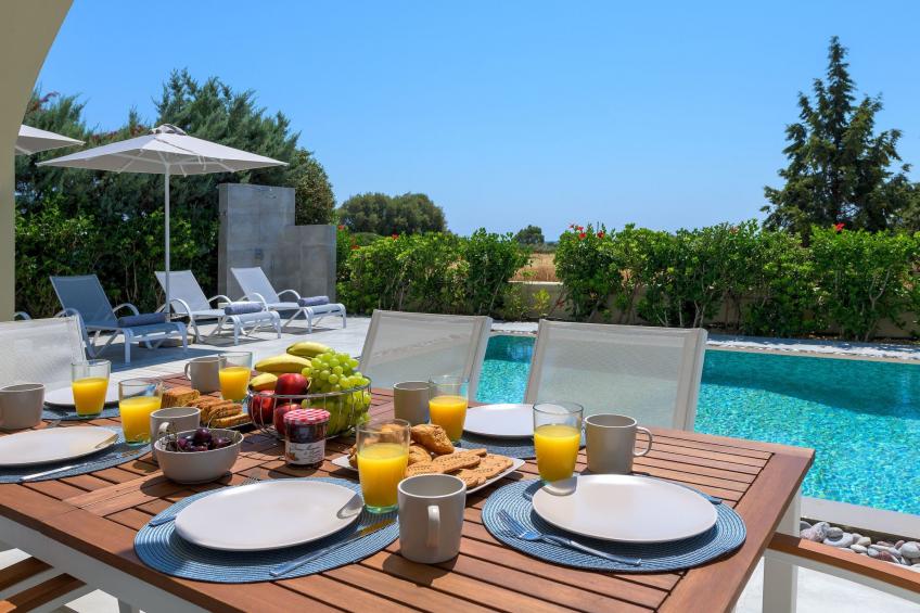 Liebevoll ausgestattetes Haus in ruhiger Lage mit beheiztem Pool und Meerblick - foto 4
