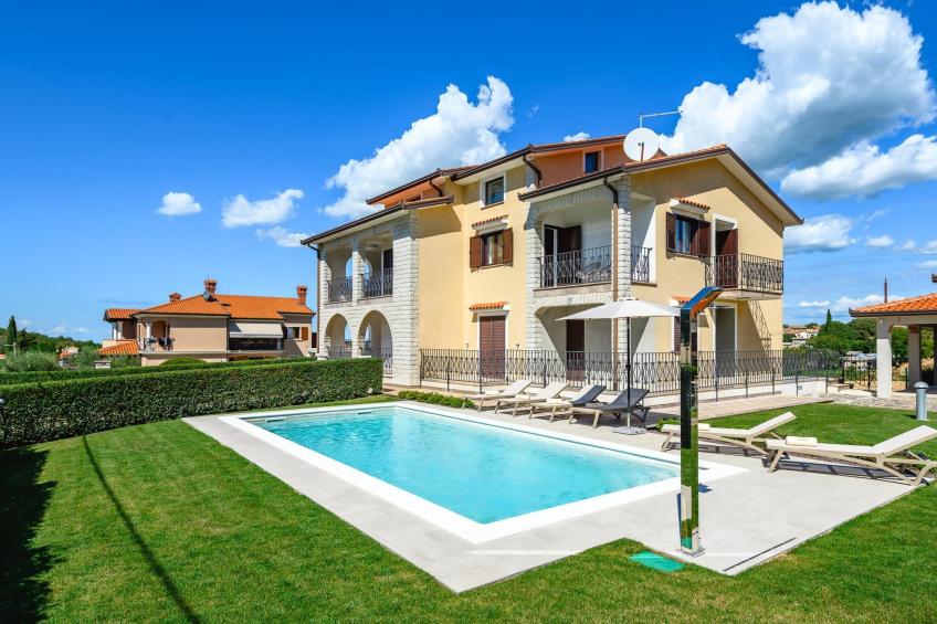 Premium Apartment Silvia II with private pool