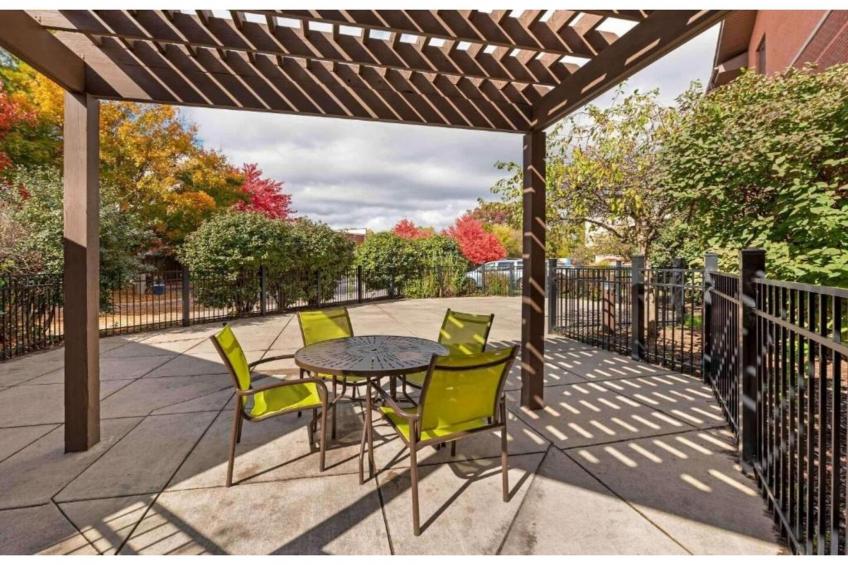 1 Queen Bed | Non-Smoking, Kitchen - foto 5