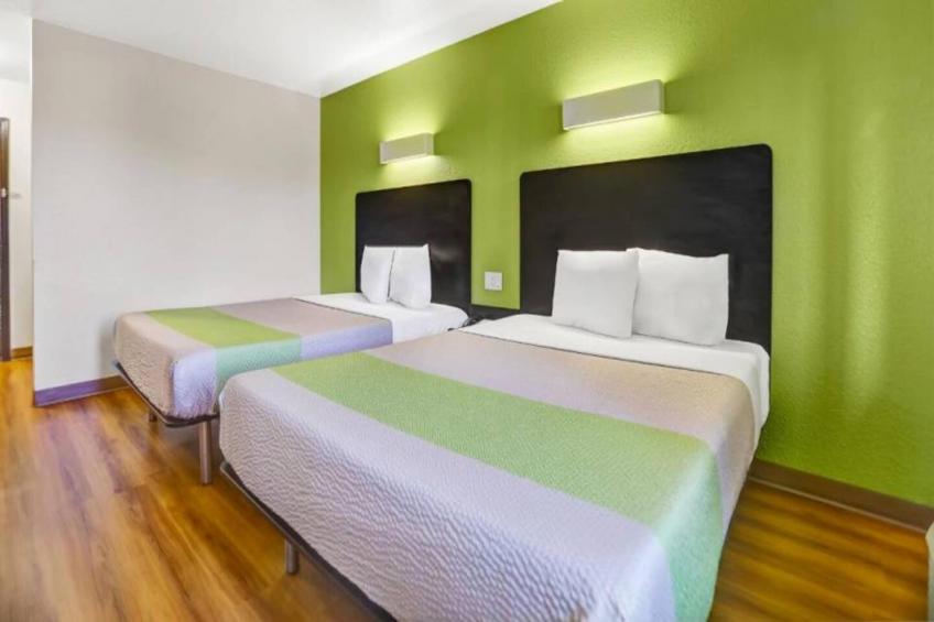2 Queen Beds  Non-Smoking Micfridge - foto 12