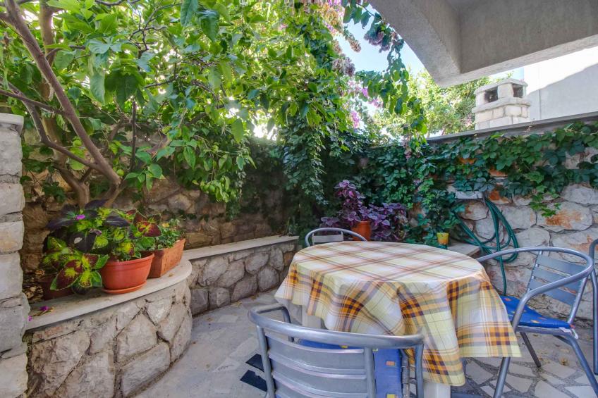 Vakantiewoning met terras - VW-KXW9