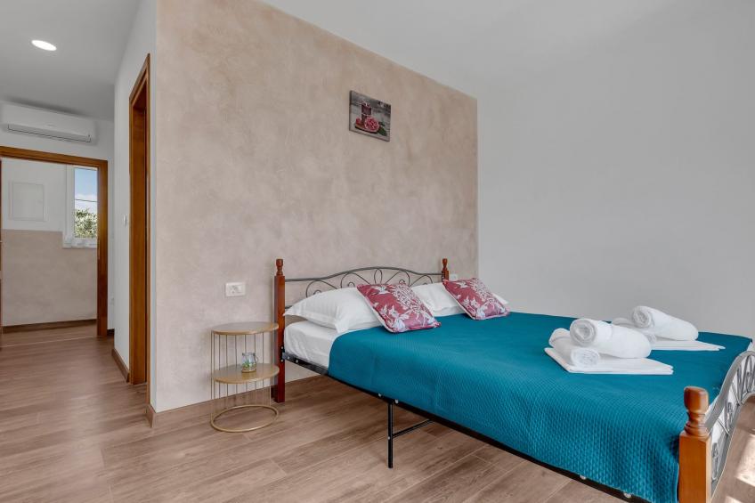 Alleinstehende Villa Slime mit Pool und Garten - foto 40