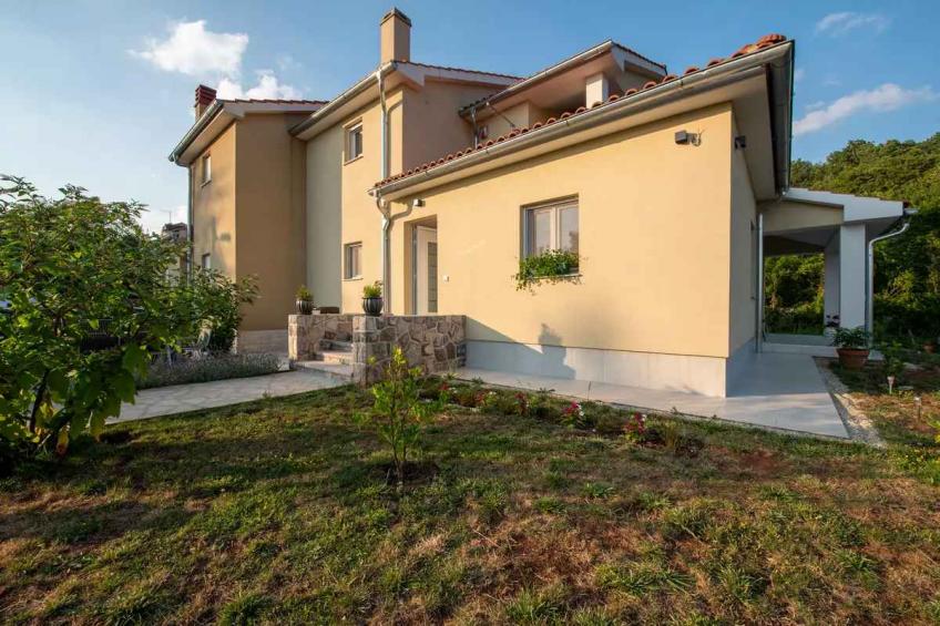 Ferienhaus mit Klimaanlage, Außenpool und eigene überdachte Terrasse - BF-5B2FV - foto 11