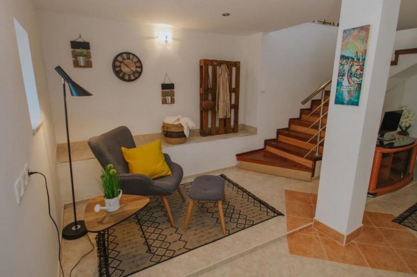 Tranquil Getaway Villa Prapatnica with Pool and Garden - Three  Bedroom Villa with Pool - foto 2