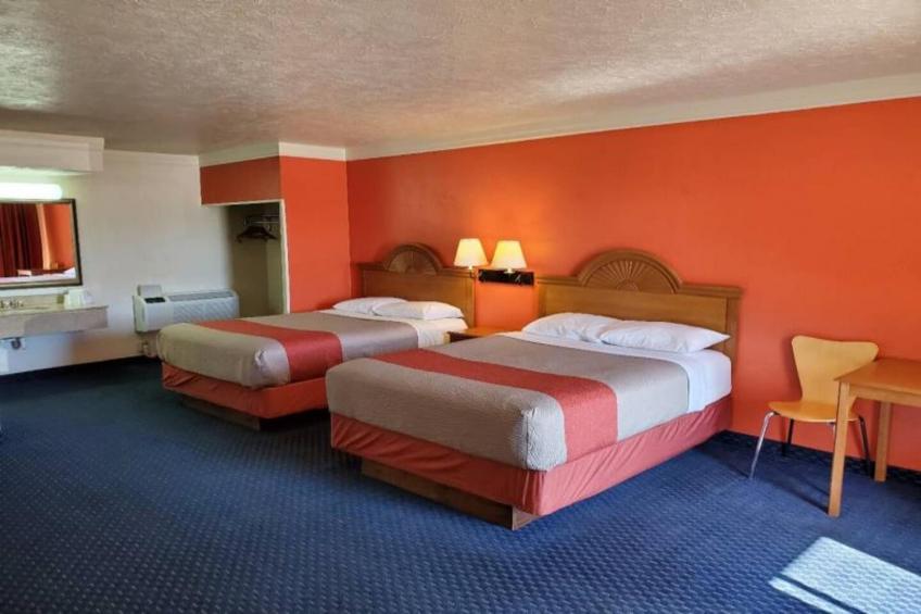 2 Queen Beds  Non-Smoking Micfridge - foto 18