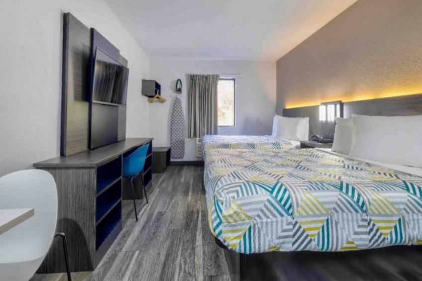 2 Full Beds  Smoking Kitchen - foto 10