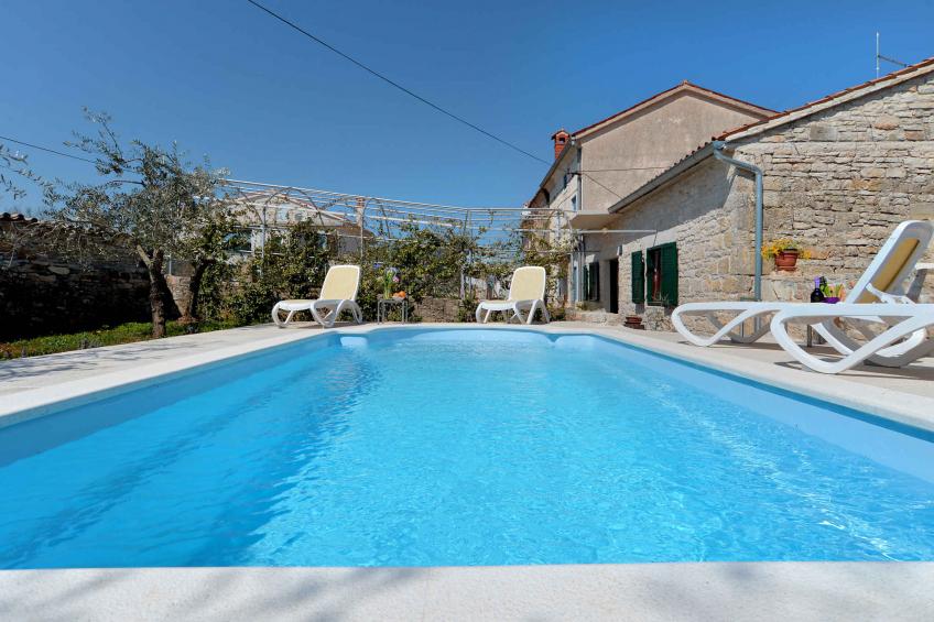 Holiday home with swimming pool on traditional property - BF-XFY94 - foto 35
