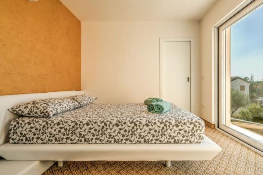 Wohnung "Lovrecica" mit Blick auf das Wasser - foto 9