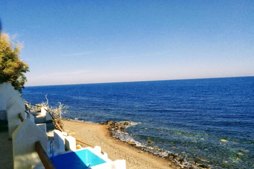 Charmantes Ferienhaus in Ia mit Privater Terrasse - foto 17