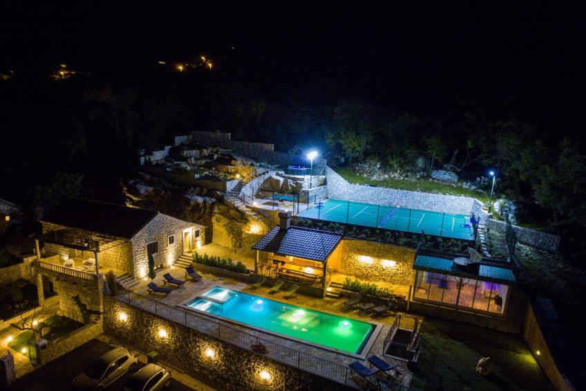 Villa Falcon Rook - Four-Bedroom Villa with Terrace and Swimming Pool - foto 46