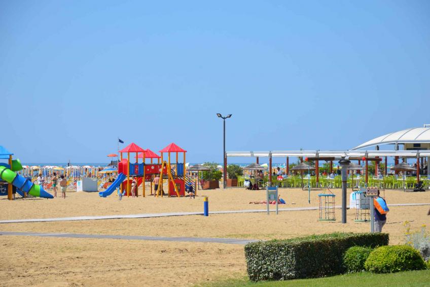 Vakantiehuis Bungalow in een rijtje met terras - BF-RYHV - foto 45