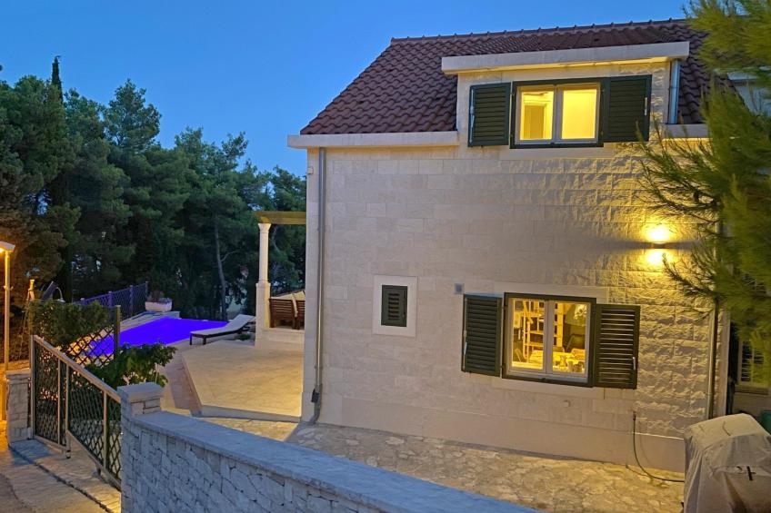 Schönes Ferienhaus mit privatem Pool - foto 33