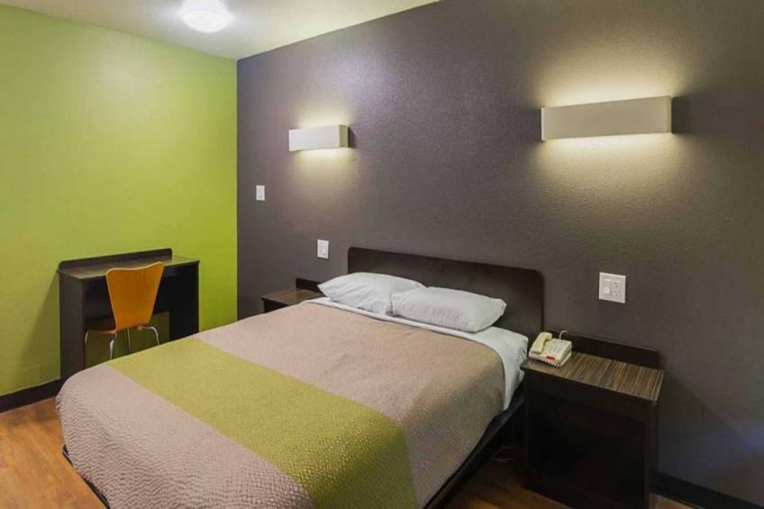 1 King Bed  Smoking Kitchen - foto 10