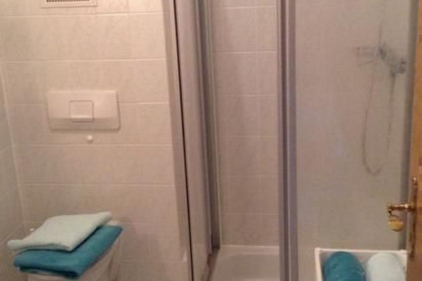 Appartementhaus mit Balkon und Gemeinschaftsgarten - foto 7