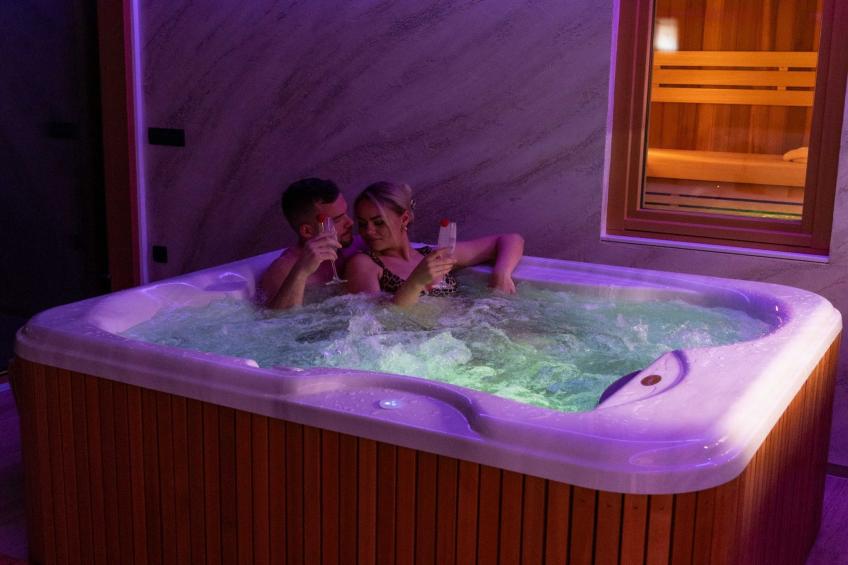 Elegant Warm Bliss Hideaway Escape Lodge - Holiday Home with Hot-Tub and Sauna (owner Excellency) - foto 21