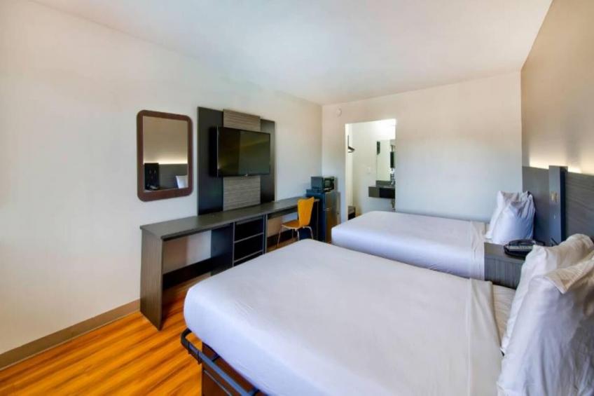 2 Full Beds  Smoking - foto 10