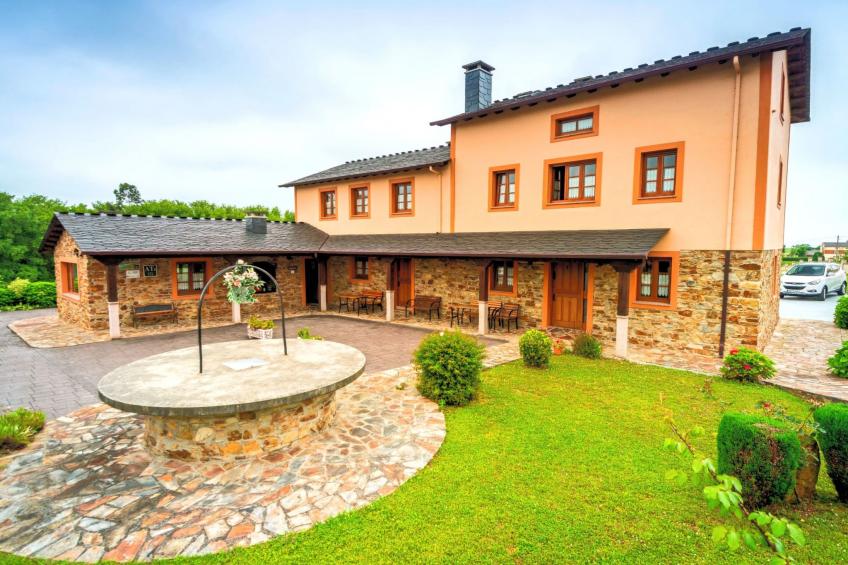 Unterkunft mit Aussicht in "Apartamentos Navalin". - foto 8