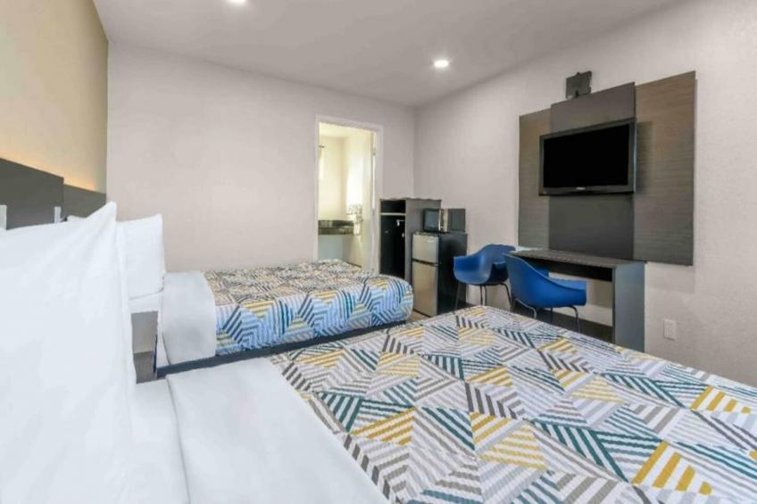 2 Queen Beds  Non-Smoking - foto 21