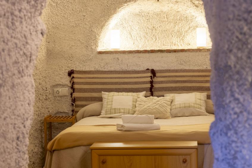 Cueva Mariana Pineda - foto 3