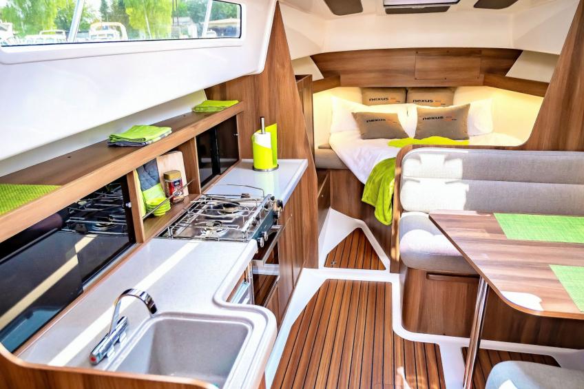 Yacht Overtime im Hafen der Marina Braunsbedra - foto 20