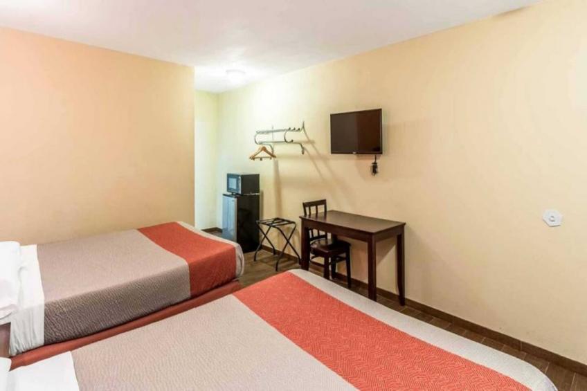 2 Queen Beds  Non-Smoking Micfridge - foto 3