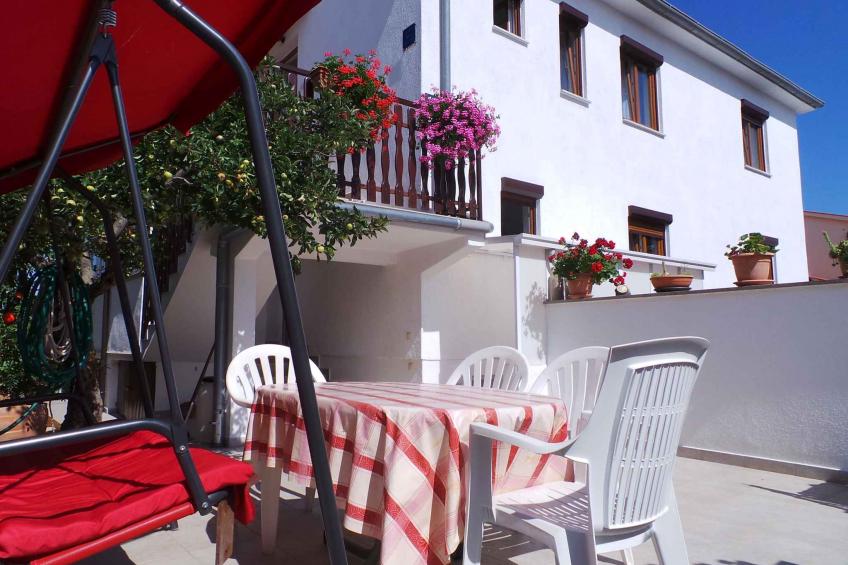 Vakantiewoning met een groot terras - VW-YCWN - foto 8